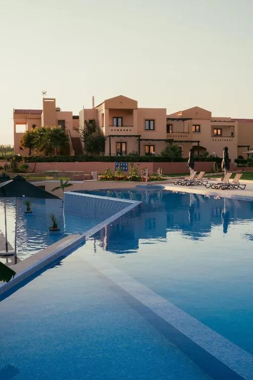 Silver Beach Hotel & Apartments: another view