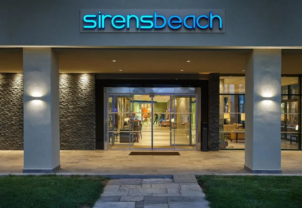 Sirens Beach & Village: another view