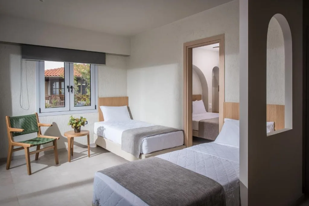 South Coast Hotel: another view