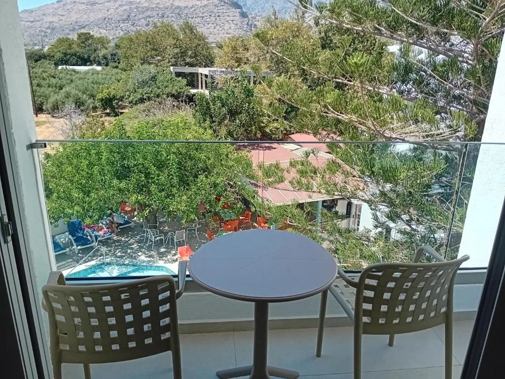 South Coast Hotel: another view