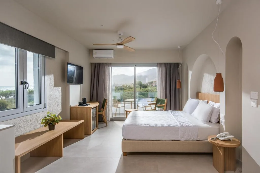 South Coast Hotel: another view