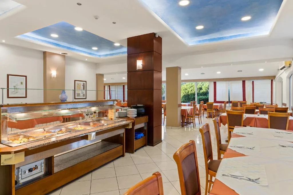 Stefania Hotel: another view