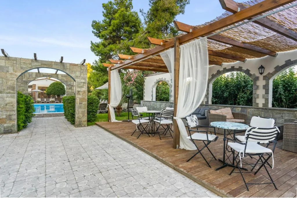 Stefania Hotel: another view