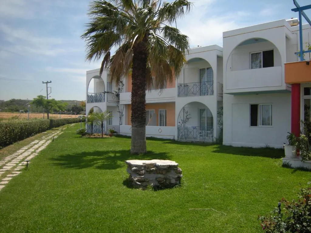 Summer Dream Hotel: another view
