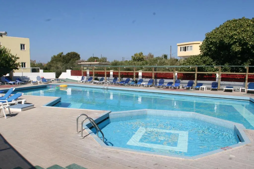 Summer Dream Hotel: another view
