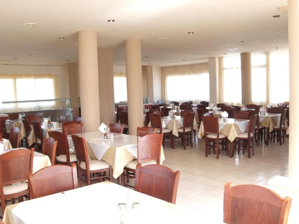 Summer Dream Hotel: another view