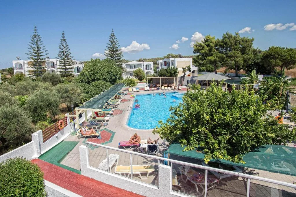 Summer Dream Hotel: another view