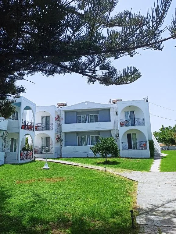 Summer Dream Hotel: another view