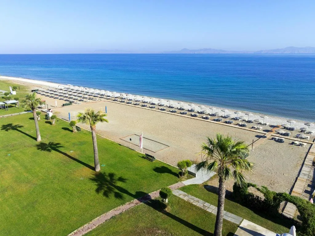 Sun Beach Resort: another view