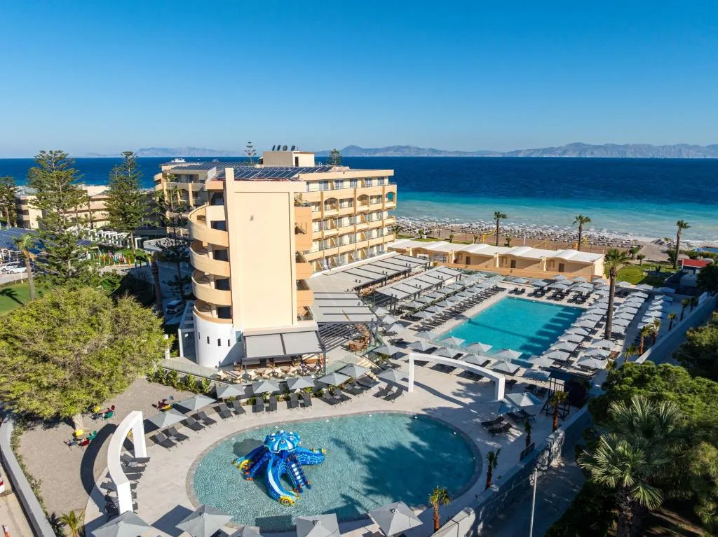 Sun Beach Resort: another view