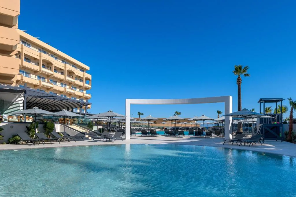Sun Beach Resort: another view