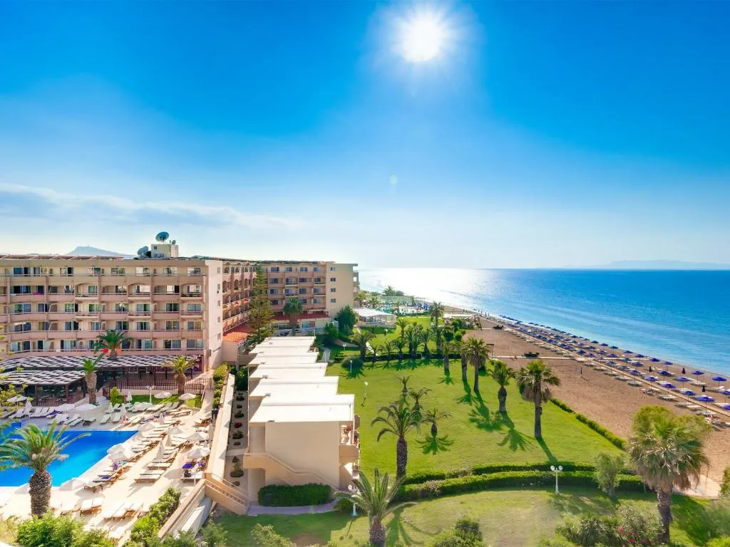 Sun Beach Resort: another view