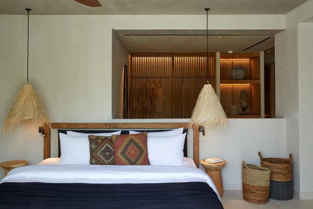 The Syntopia Hotel: another view
