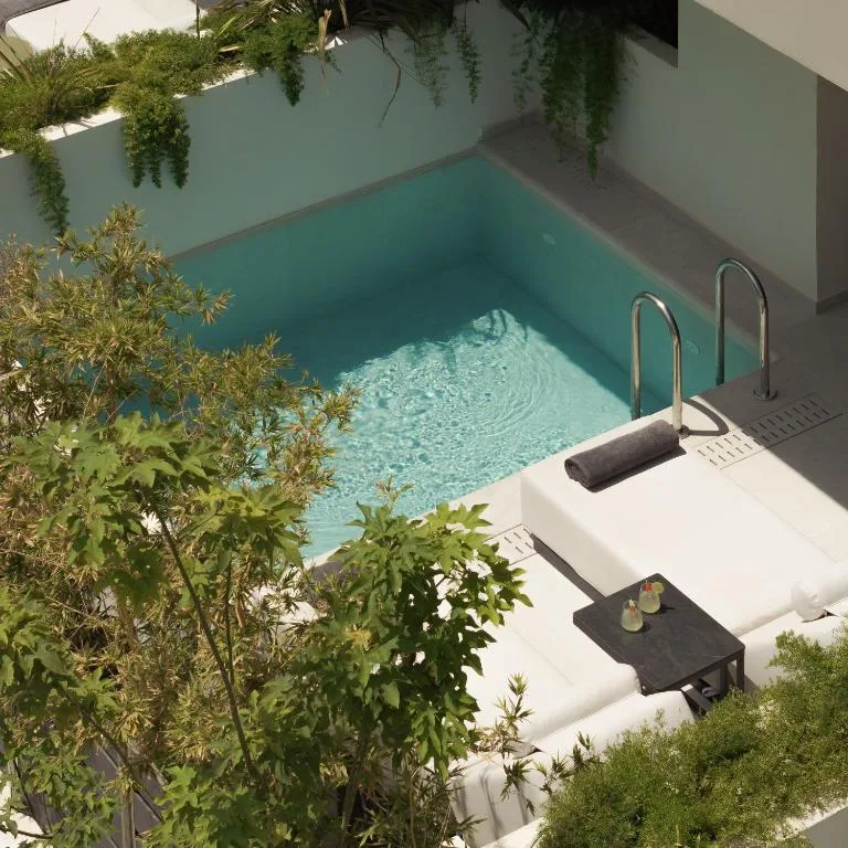 Theartemis Palace: another view