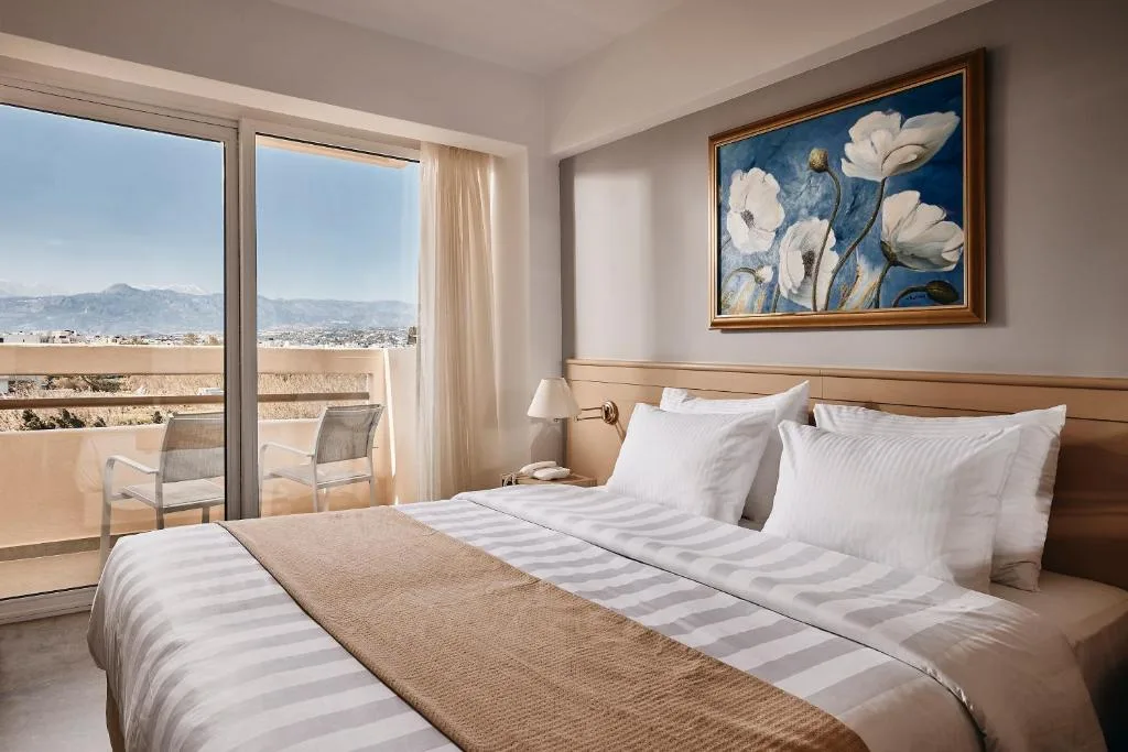 Tylissos Beach Hotel: another view