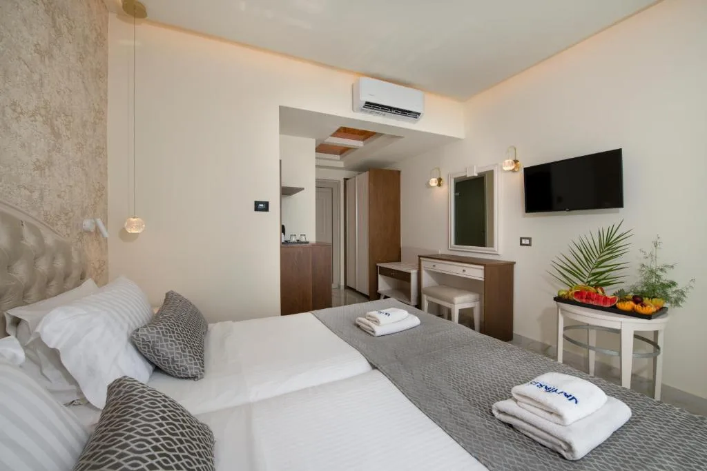 Vantaris Luxury Beach Resort: another view