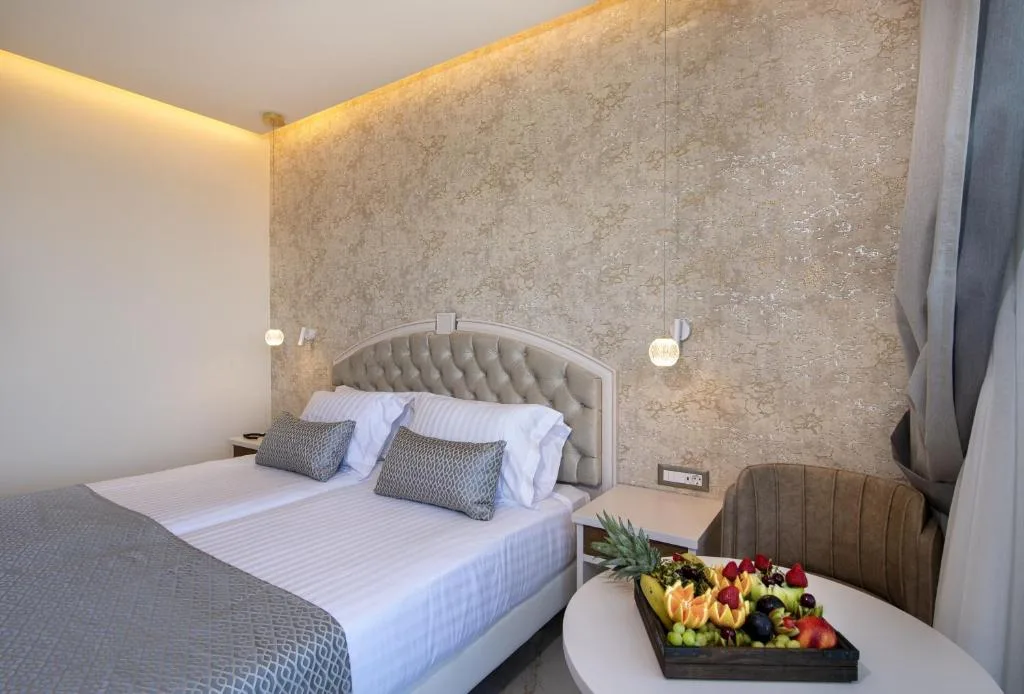 Vantaris Luxury Beach Resort: another view