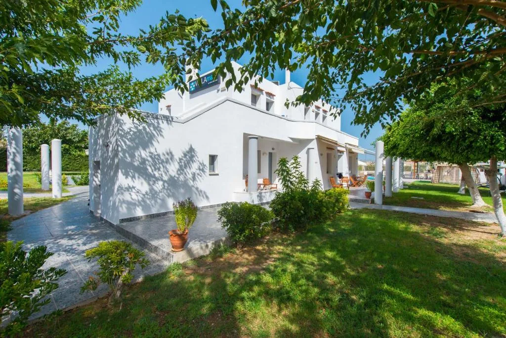 Villa Mare by Delfinia Resort: another view