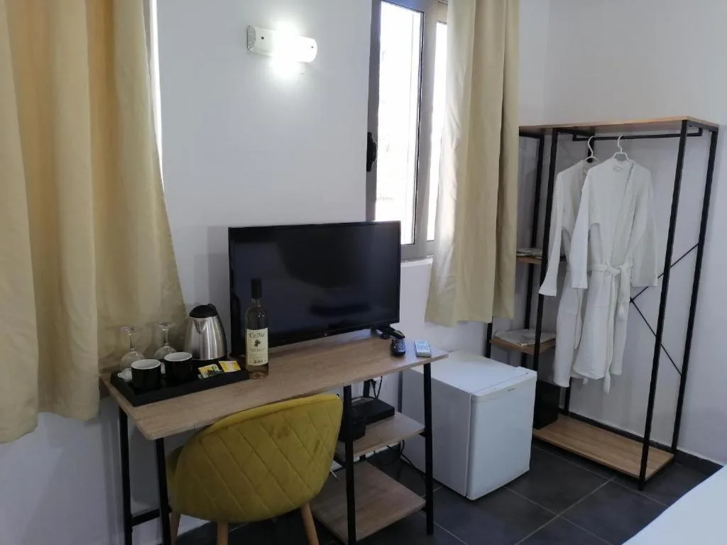 Villa Mare by Delfinia Resort: another view