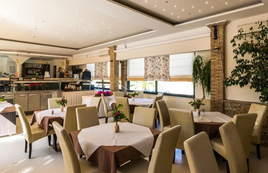 Zante Plaza Hotel & Apartments: another view