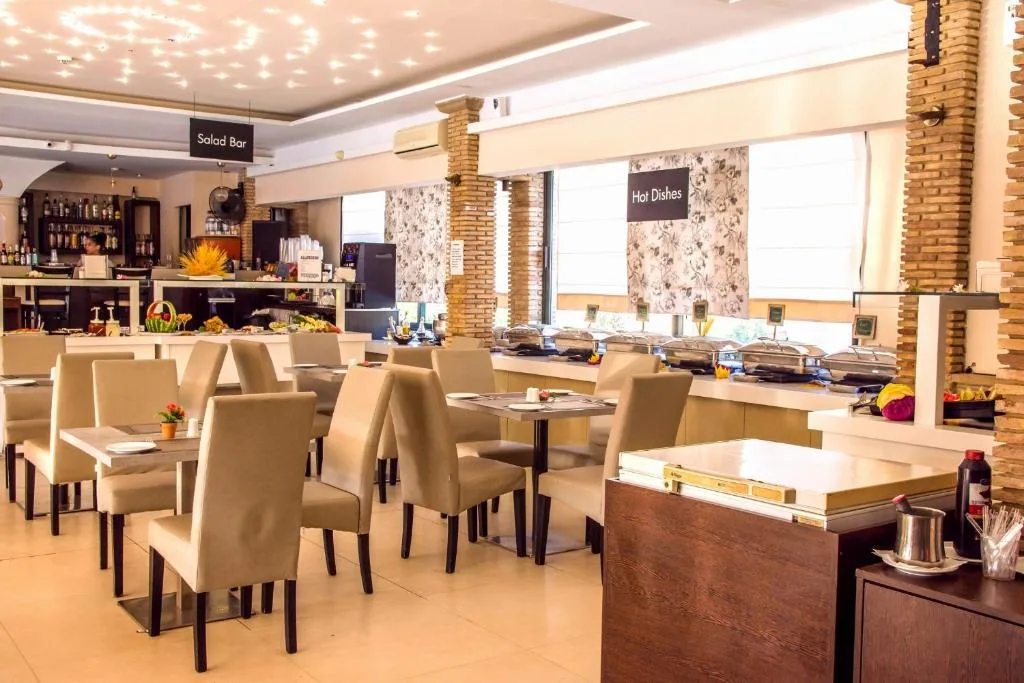 Zante Plaza Hotel & Apartments: another view