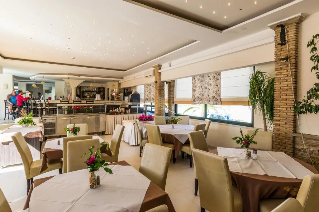 Zante Plaza Hotel & Apartments: another view