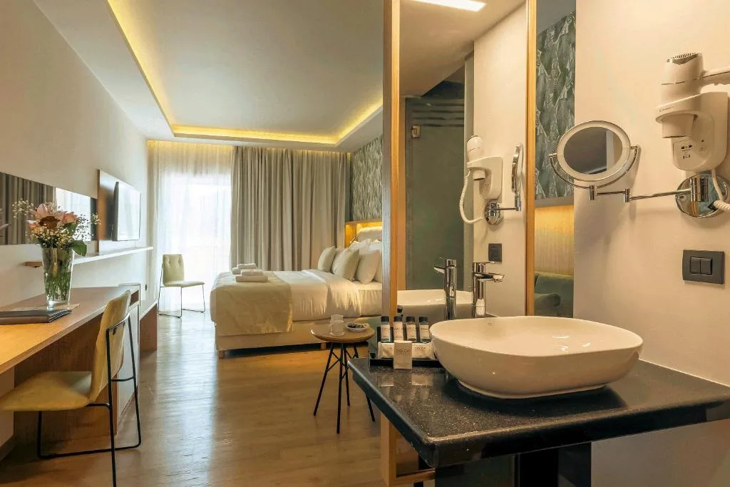 Zeus Dolce by Wyndham Athens: another view