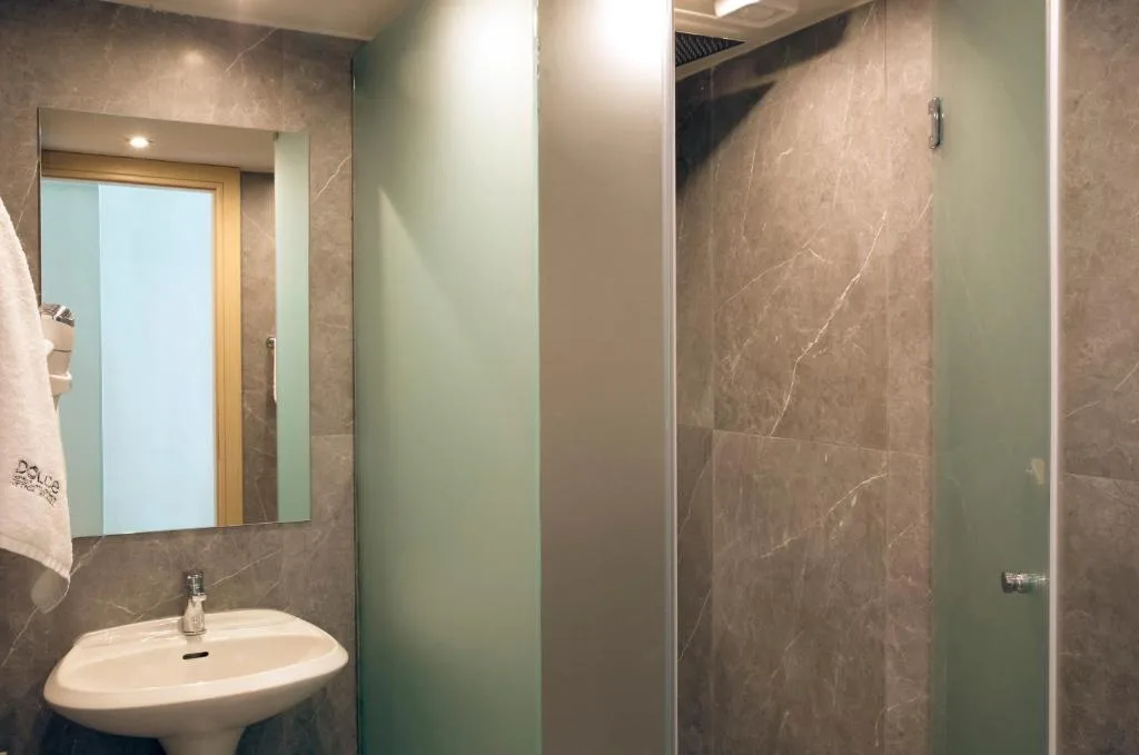 Zeus Dolce by Wyndham Athens: another view