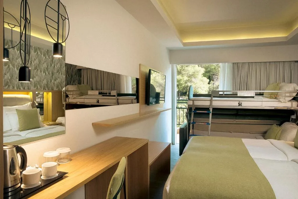 Zeus Dolce by Wyndham Athens: another view