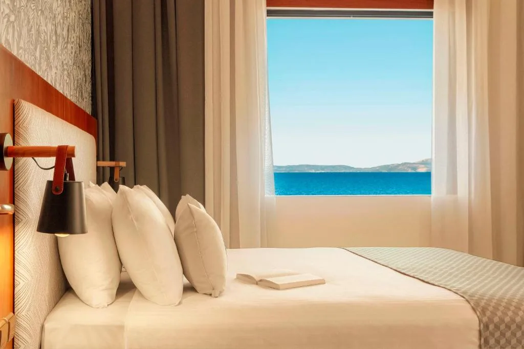 Zeus Essence Ramada by Wyndham Athens: another view